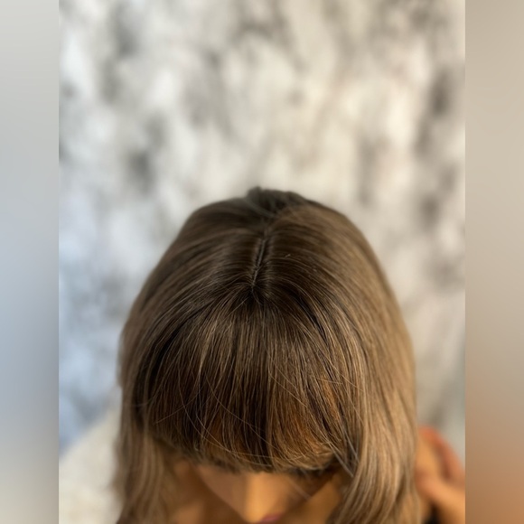 Wavy Short Wig Brown Ash Blonde with Bangs - Picture 5 of 7